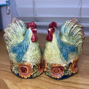 Ceramic Chicken Rooster salt and Pepper Shakers Pair